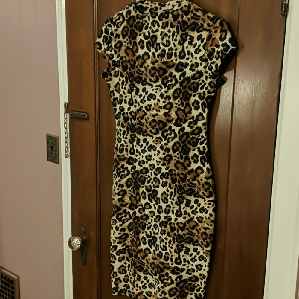 Leopard print bodycon dress